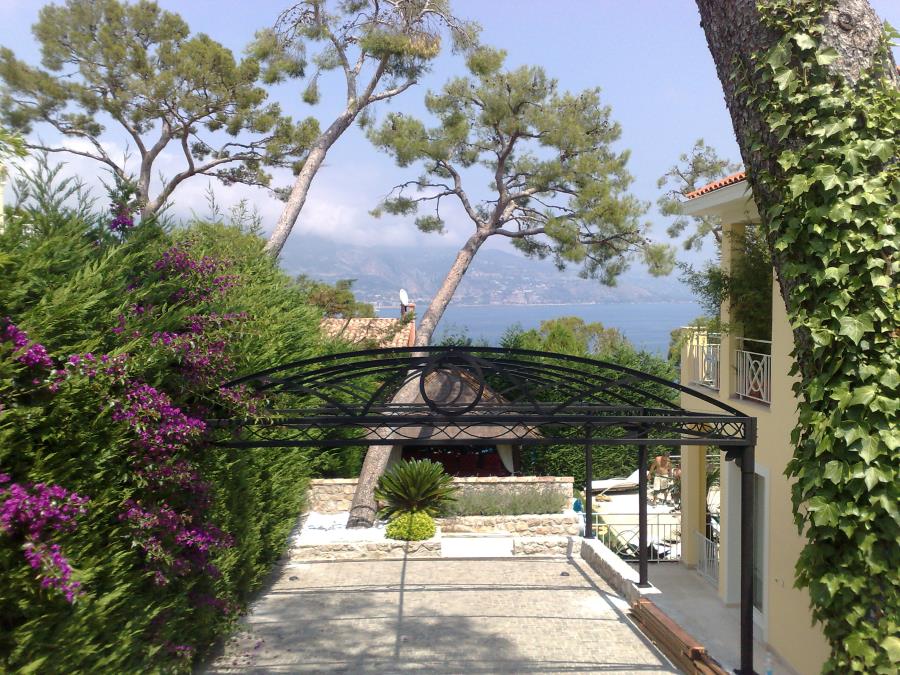 Gazebo in ferro sagomato