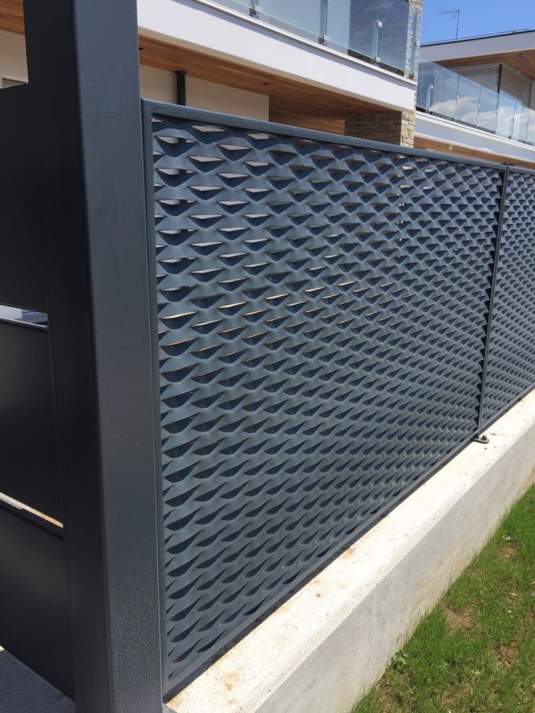 Recinzione in ferro con grigliato - Recinzione Ferro Grigliato Privacy 099 768x1024